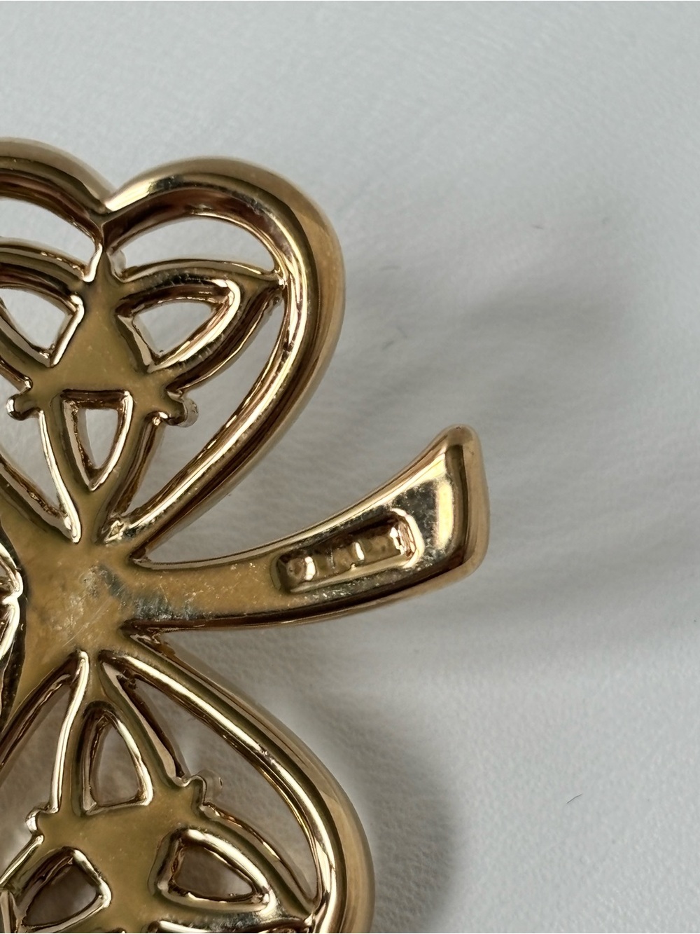 18K Gold Plated Shamrock  Brooch with Trinity Knot Leaves and Green Stone - Picture 8 of 12